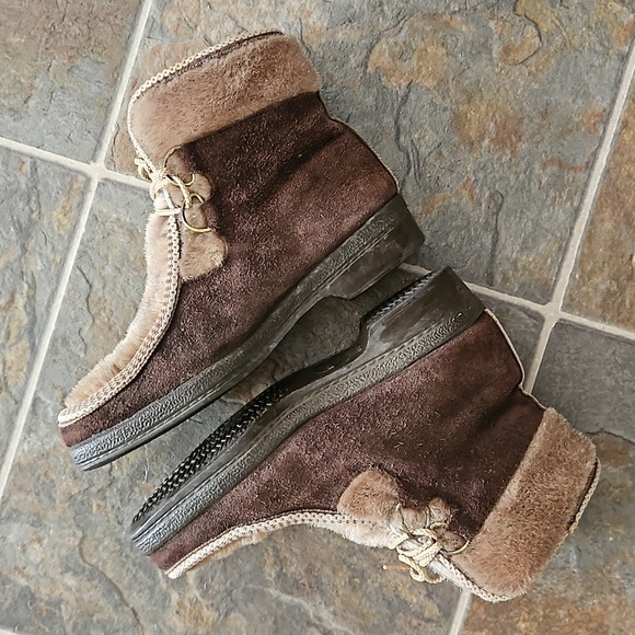 Yodelers Vintage Sherpa Lined Boots - Picture 4 of 6